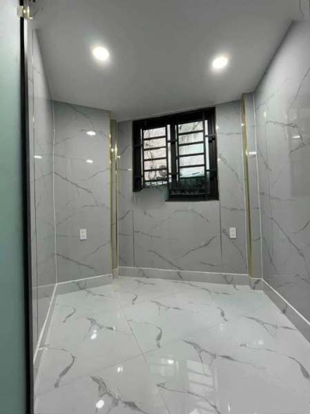 Bán nhà 2 tầng hẻm 3m tại Đường Nguyễn Tất Thành, Phường 13, Quận 4, Hồ Chí Minh